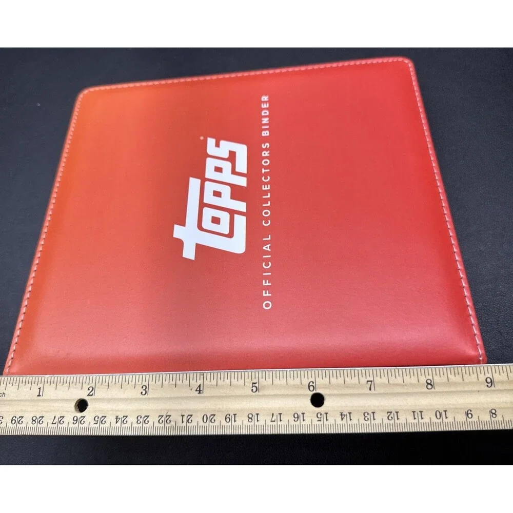 NEW 2026 Topps Collectors Binder with 10 4-Pocket Pages. Holds 80 Cards. - Picture 5 of 5